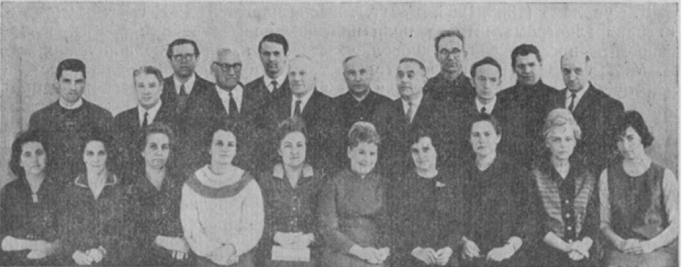 Кафедра в 1971 году. Сидят И.С. Виницкая, Т.Н. Художникова, А.В. Адаменко,Е.И. Гойхбарг, Л.Е. Канунникова, М.П. Калабекова, О.И. Григорьева, Н.В. Бестужева,Е.А. Андреева, Т.В. Третьякова. Стоят: В.И. Ганин, И.Н. Добротворский, П.А. Попов,В.М. Лавров, В.С. Загребаев, Л.А. Жекулин, С.Н. Евланов, С.Д. Купалян, А.Г. Кульгачёв, В.А. Севрюгин, Ю.Ф. Застрогин, Ю.Г. Мамиконов